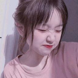 抖音女网红不雅吃瓜,抖音女网红不雅吃瓜事件引发热议