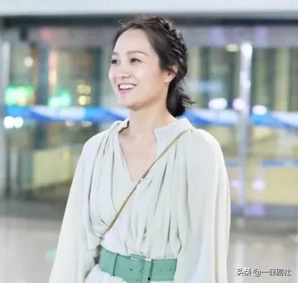 穿书去娱乐圈吃瓜,娱乐圈的瓜田漫步  第3张