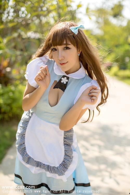 摩穂制服在线观看,青春校园的时尚演绎